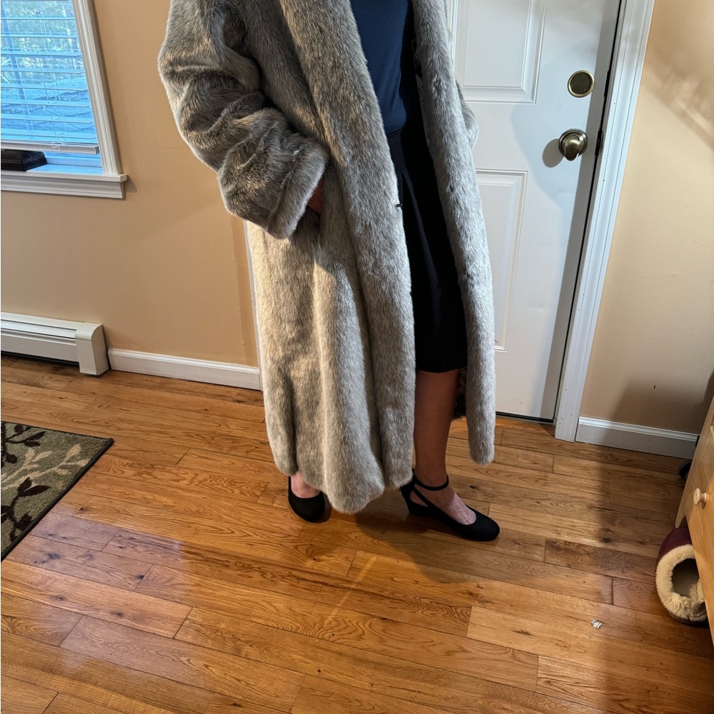 Price Drop. Preowned… Dennis Basso Grey Faux Fur Coat.
